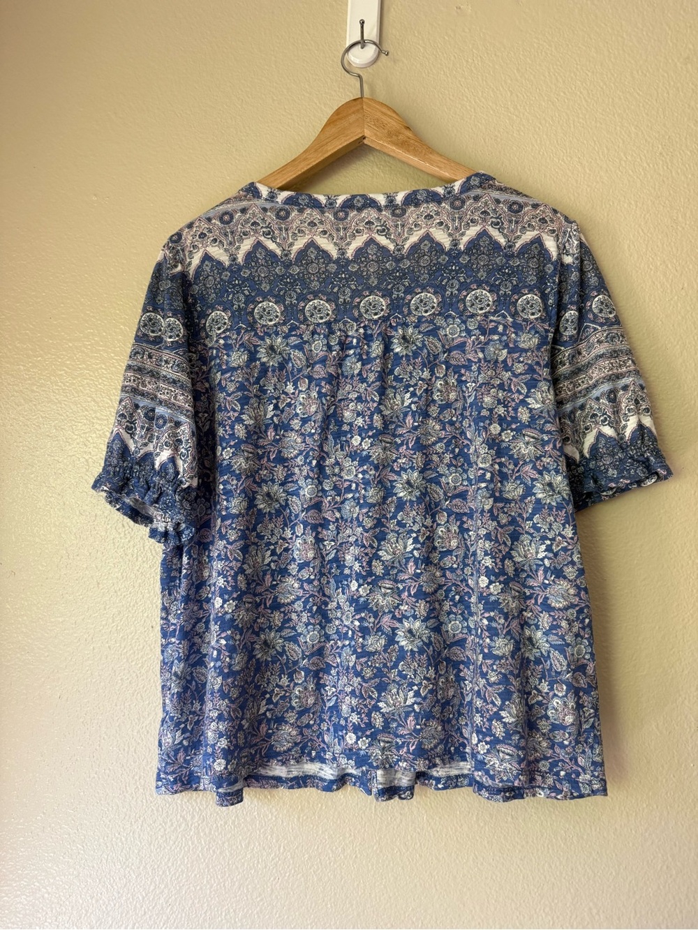 ❇️Lucky Brand Blue Floral Button-Front Peasant Top 2 for $22❇️ - Picture 5 of 6